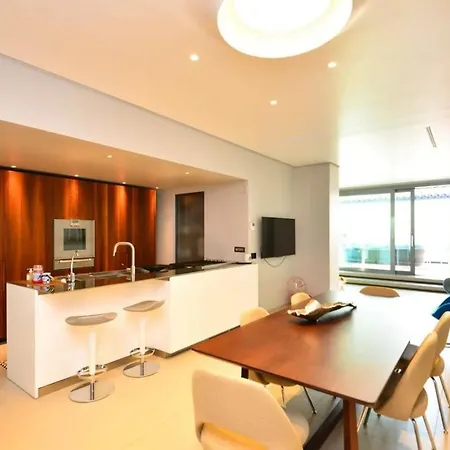 Luxury For 10 People In *